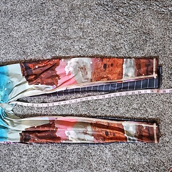 STUNNING TEEKI UNICORN AND ELEPHANT LEGGINGS - Picture 5 of 10